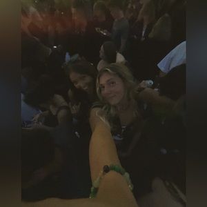 Get to know me/what I’m doing on Poshmark!